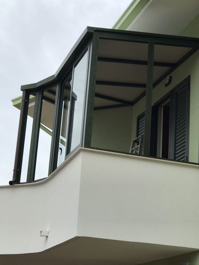 Veranda con tetto